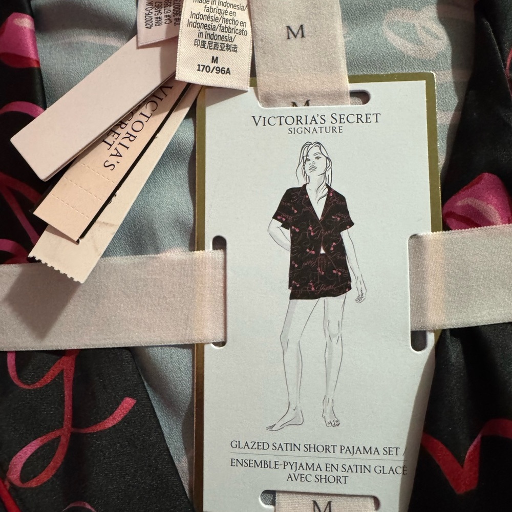 VICTORIA'S SECRET
Glazed Satin Short Pajama Set - Picture 5 of 5